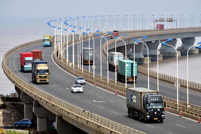 危险货物道路运输安全管理办法出台 取消挂靠经营，筑牢安全防线